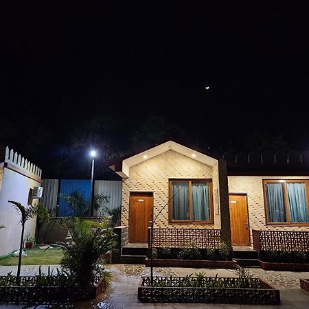 The Mewar Palace And Resort Shivpuri  Экстерьер фото