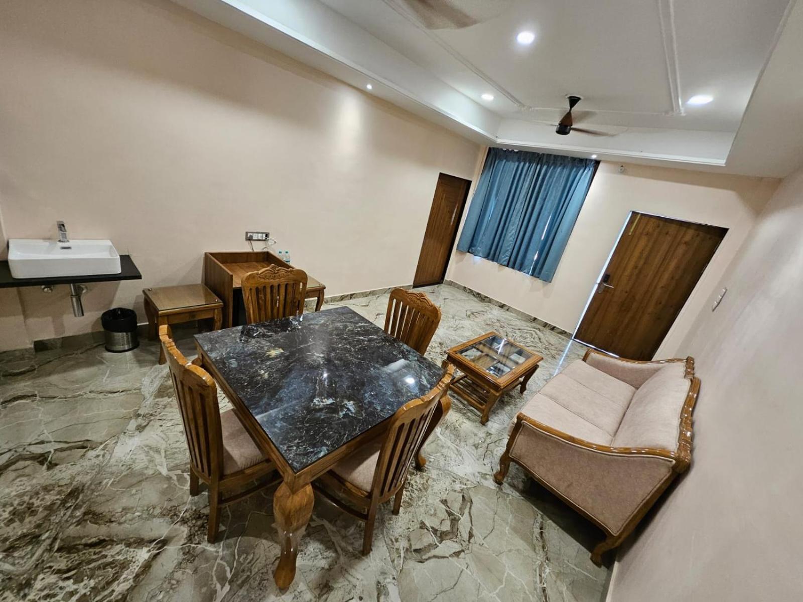 The Mewar Palace And Resort Shivpuri  Экстерьер фото