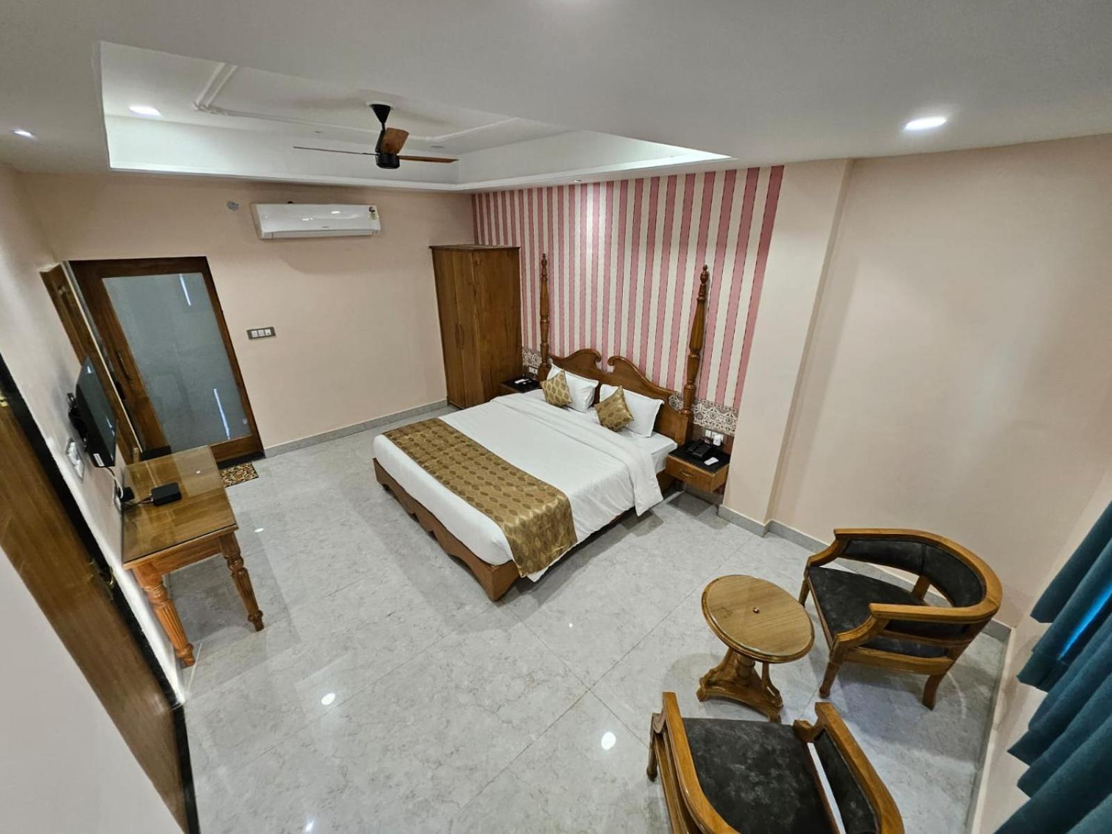 The Mewar Palace And Resort Shivpuri  Экстерьер фото