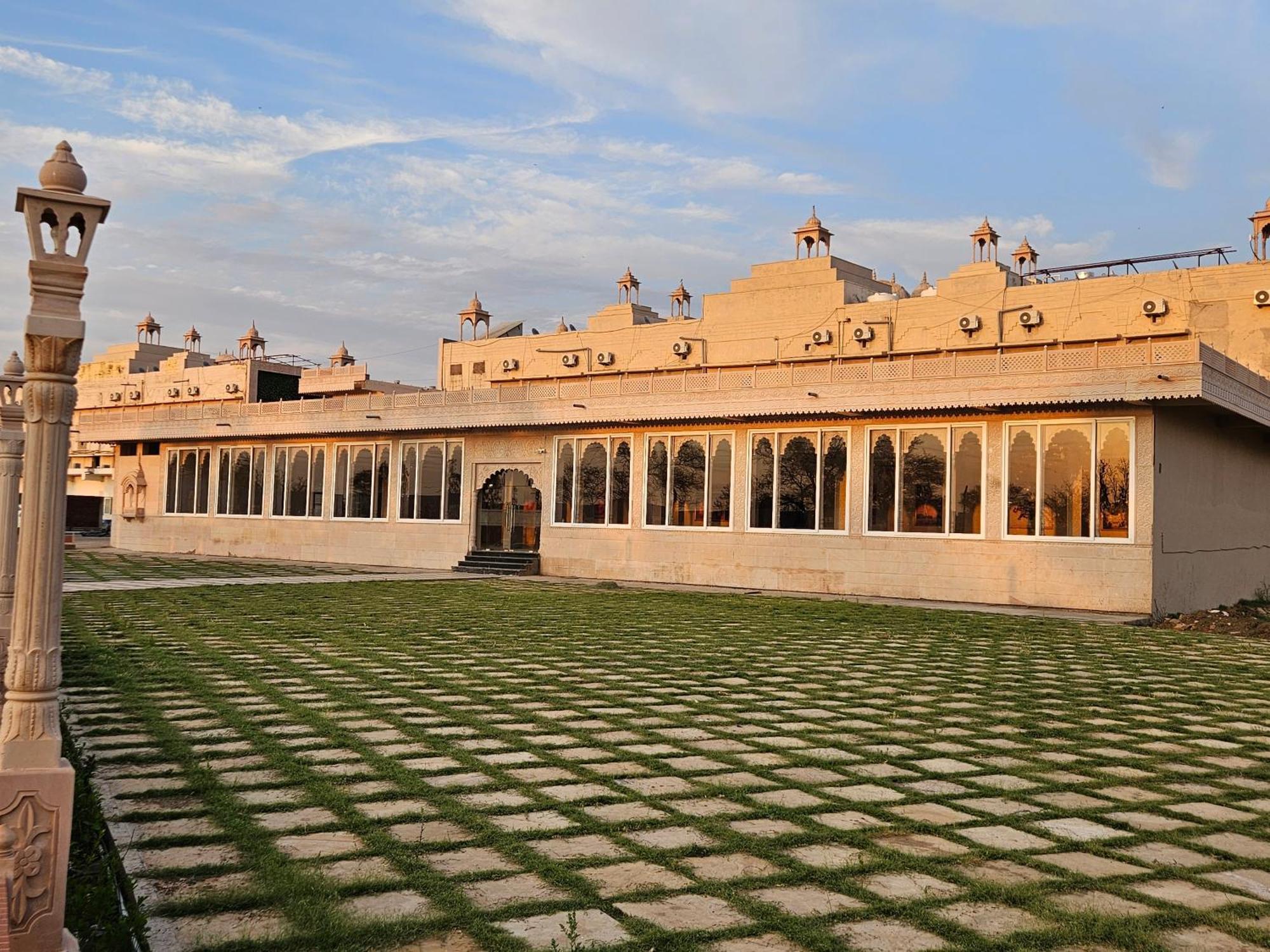 The Mewar Palace And Resort Shivpuri  Экстерьер фото